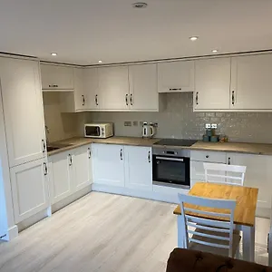 Newly Refurbished Entire - South Gosforth, Apartment Newcastle upon Tyne