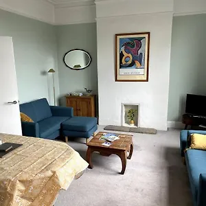 Suze's Apartment