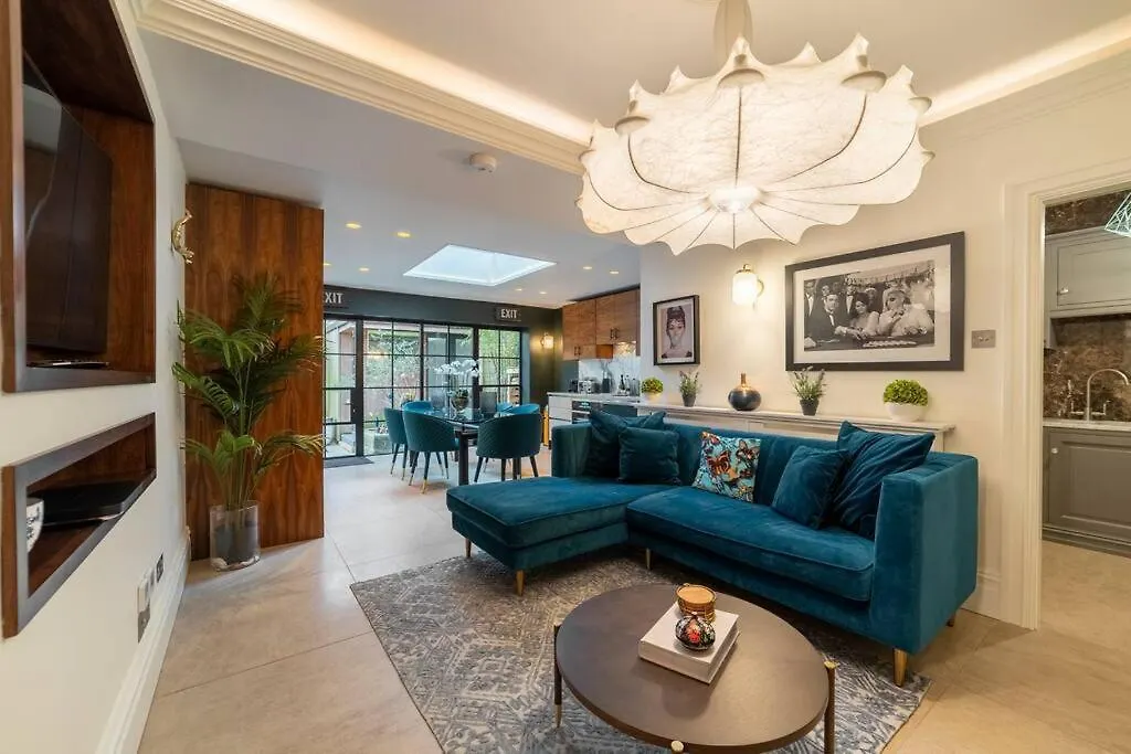הרוגייט Westcourt By Rmg Apartments