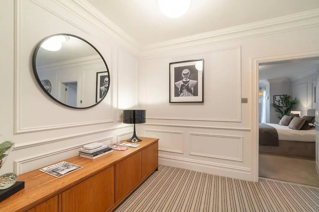 הרוגייט Westcourt By Rmg Apartments